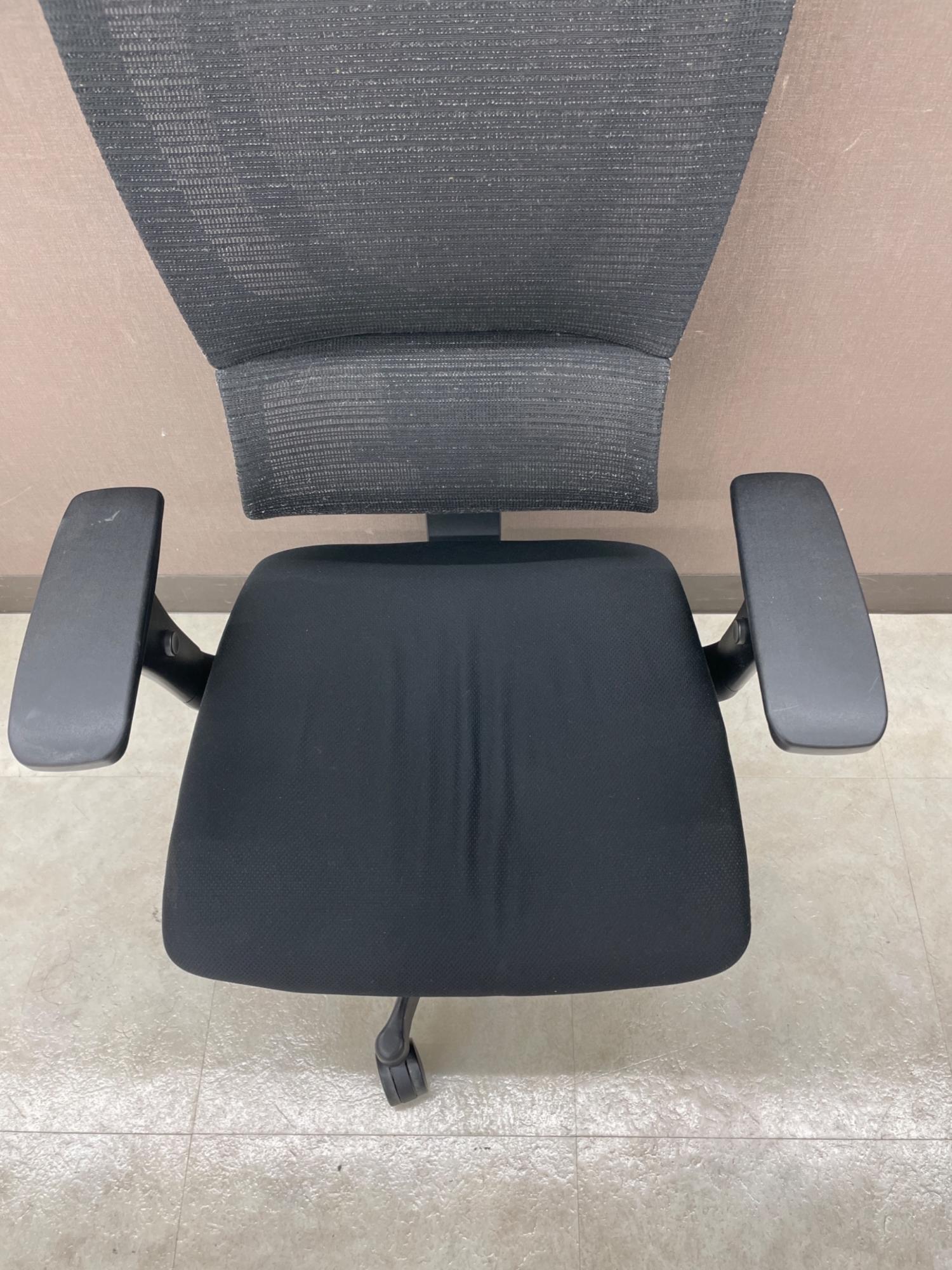 【トレファク花小金井店】Ergohuman/エルゴヒューマン/オフィスチェア/デスクチェア/中古家具/武蔵野市/小平市/小金井市/国分寺市/杉並区/買取/販売 Ergohuman (エルゴヒューマン) オフィスチェア ブラック×シルバー