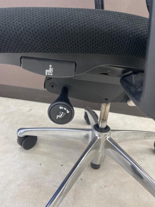 オカムラ ワークチェアー ヘッドレストオプション ブラック Sabrina Standard