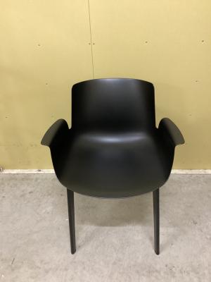 Kartell (カルテル) ダイニングチェアー 1 ブラック PIUMA
