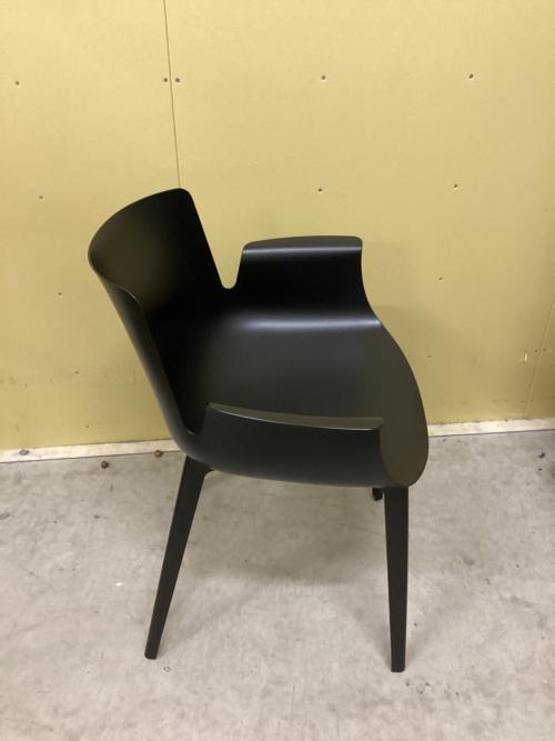 Kartell (カルテル) ダイニングチェアー 1 ブラック PIUMA