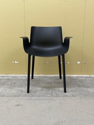 Kartell (カルテル) ダイニングチェアー 1 ブラック PIUMA