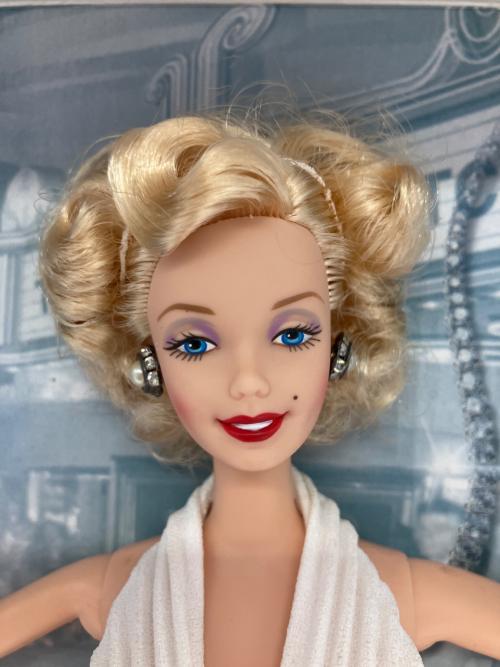 Barbie (バービー) マリリンモンロー七年目の浮気 ドール 白ドレス