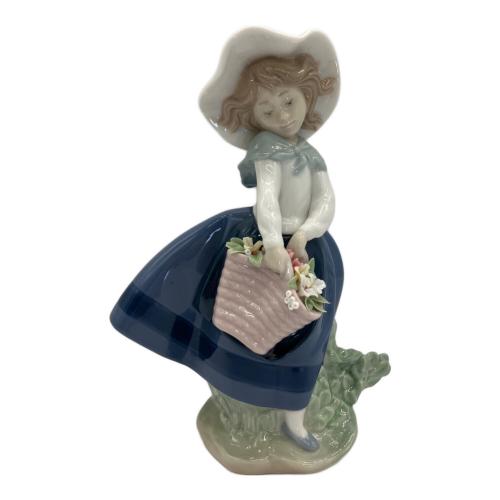 LLADRO (リヤドロ) フィギュリン きれいな花ばかり 5222 本体のみ