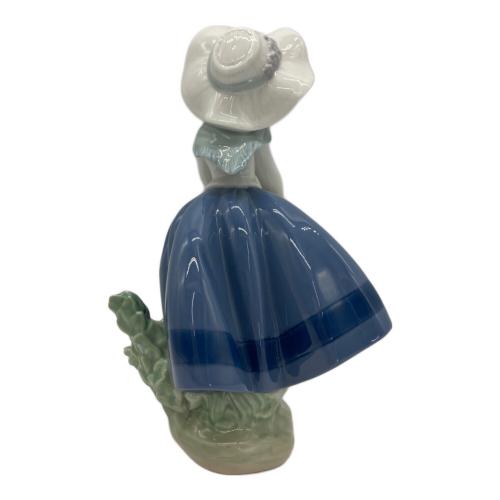 LLADRO (リヤドロ) フィギュリン きれいな花ばかり 5222 本体のみ