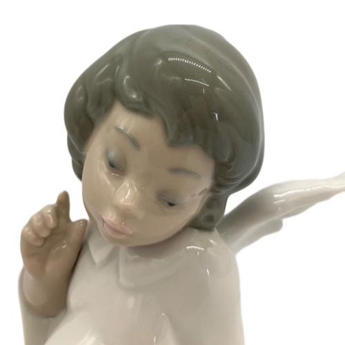 LLADRO (リヤドロ) フィギュリン 天使の考え事(えーと、それは) 4962 本体のみ