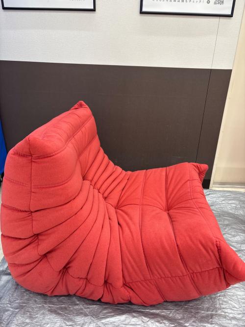 ligne roset (リーンロゼ) 1人掛けソファー レッド　ロゼトーゴ
