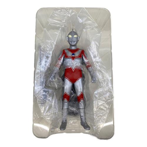 フィギュア 開封済み メーカー:エクスプラス 大怪獣シリーズ 帰ってきたウルトラマン スタンディングポーズ 少年リック限定版 未使用品