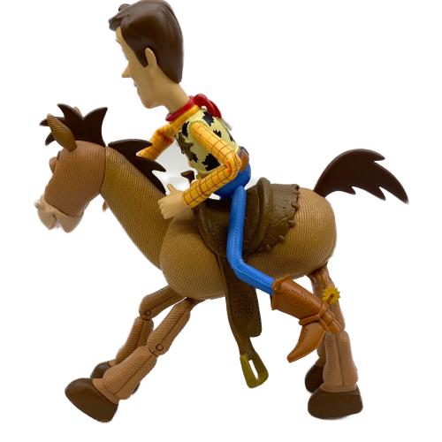 フィギュア ウッディとブルズアイ ディズニーグッズ