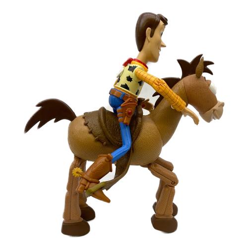 フィギュア ウッディとブルズアイ ディズニーグッズ