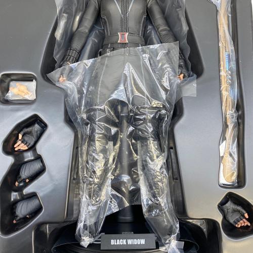 HOTTOYS  1/6スケールフィギュア ブラック・ウィドウ アベンジャーズ フィギュア ムービー・マスターピース