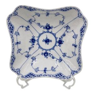 ROYAL COPENHAGEN (ロイヤル・コペンハーゲン) スクエアボウル ブルーフルーテッド・ハーフレース