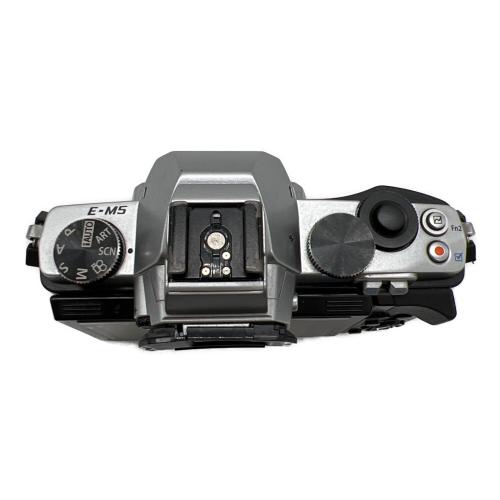 OLYMPUS　ミラーレス一眼カメラ OM-DE-M5