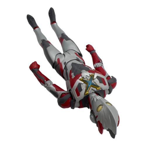 ウルトラマンエックス＆ゴモラアーマーセット ウルトラマン S.H.Figuarts