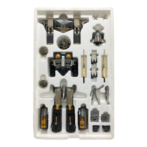 BANDAI(バンダイ) 超合金魂 GX-03B ブラック コン・バトラーV（限定版） レトロホビー 箱ダメージ有