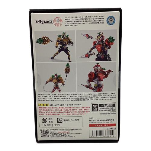 仮面ライダー鎧武(ガイム) (カメンライダーガイム) 真骨彫 アームズチェンジセット(パイン＆イチゴアームズ)