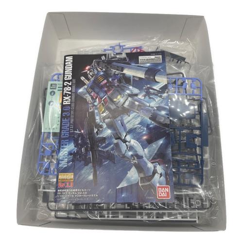 BANDAI (バンダイ) ガンプラ MG 1/100 RX-78-2 ガンダムVer.3.0 クリアカラー