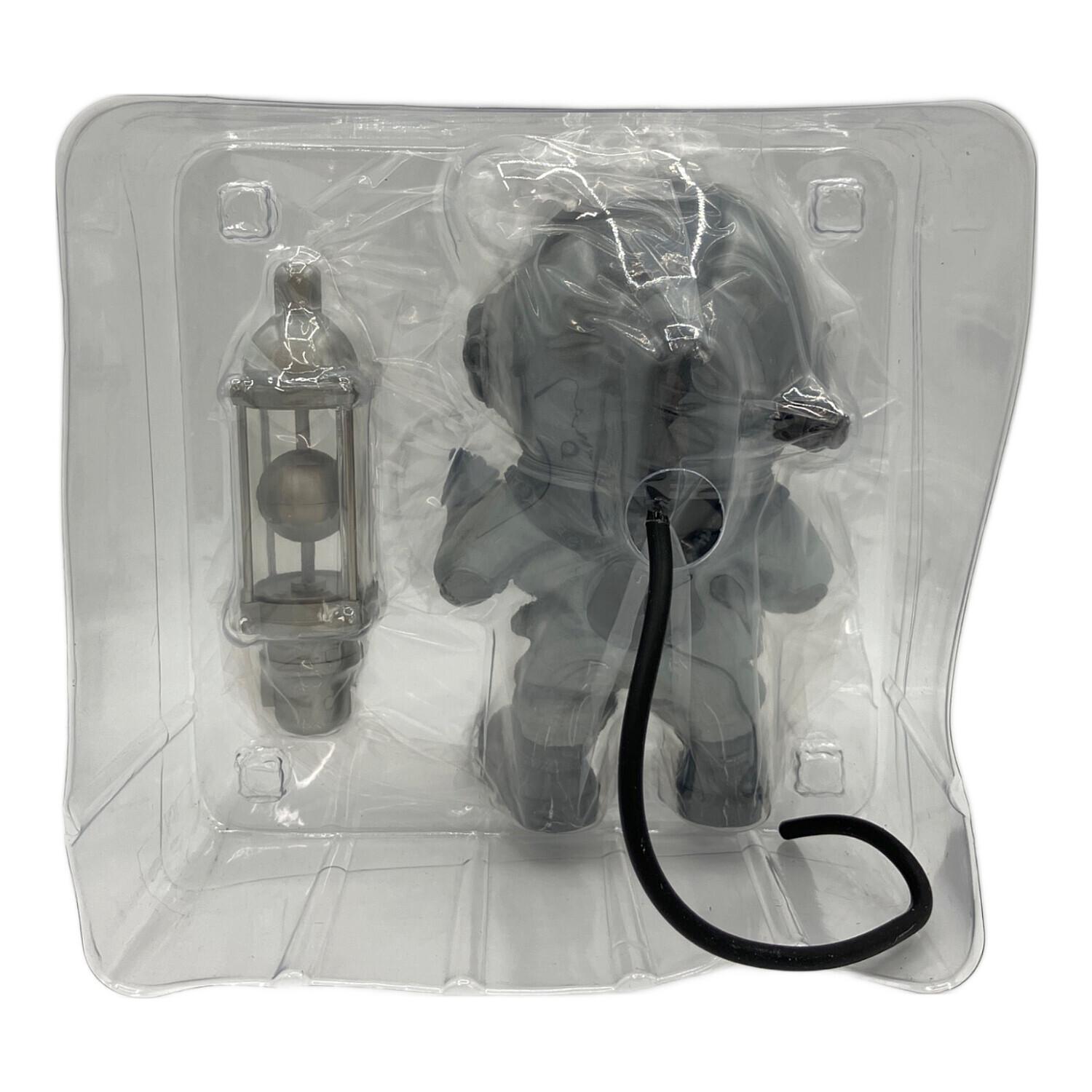 フィギュア デフォリアル ゴジラ 芹沢博士 モノクロVer.｜トレファクONLINE