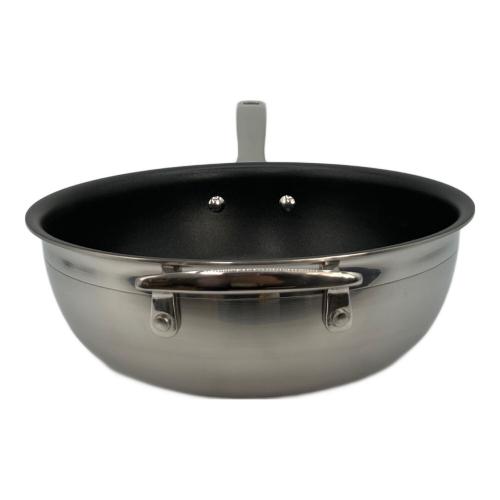 LE CREUSET (ルクルーゼ) シェフズパン ノンスティック ステンレス3層鍋 24cm 3.3L 片手鍋 シルバー