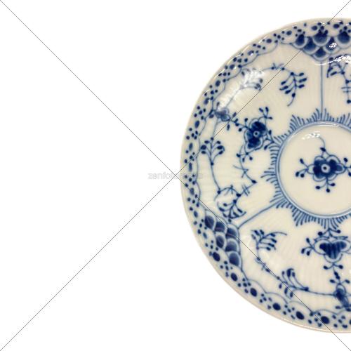 ROYAL COPENHAGEN (ロイヤル・コペンハーゲン) プレート ブルーフルーテッド・ハーフレース