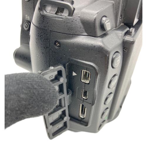Nikon (ニコン) デジタル一眼レフカメラ D5000