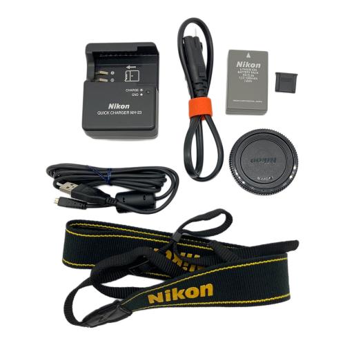 Nikon (ニコン) デジタル一眼レフカメラ D5000