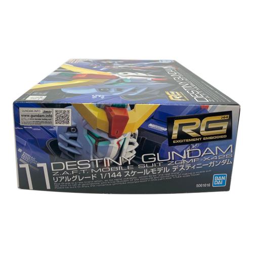 BANDAI (バンダイ) RG 1/144 機動戦士ガンダムSEED DESTINY ZGMF-X42S デスティニーガンダム ガンプラ