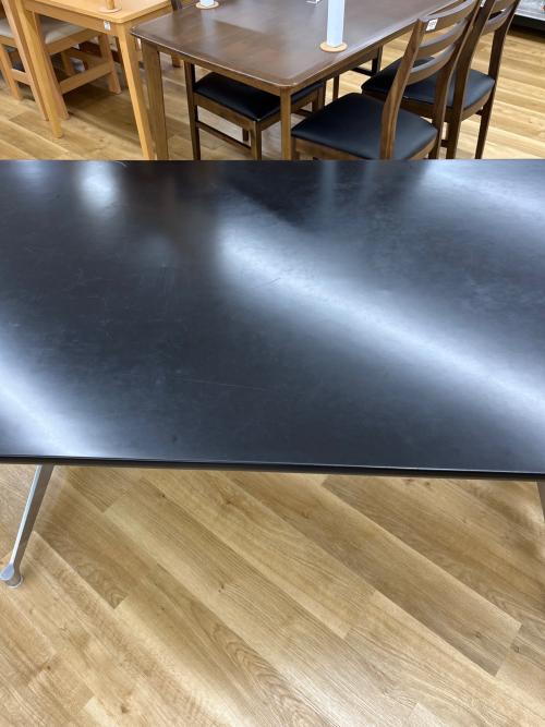 Herman Miller (ハーマンミラー) セグメンテッドベーステーブル ブラック 木製