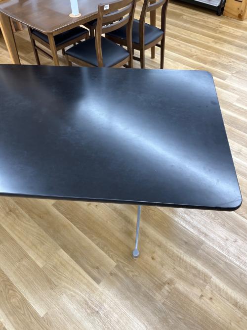 Herman Miller (ハーマンミラー) セグメンテッドベーステーブル ブラック 木製