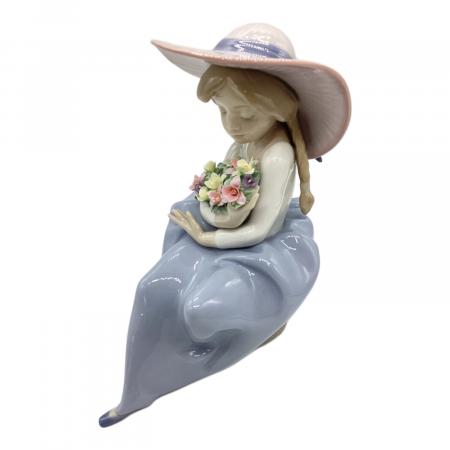 美品⭐︎LLADRO フィギュリン 5450 / マーガレットの花占い LLADRO (リヤドロ) フィギュリン 01005862 花の香りにつつまれて