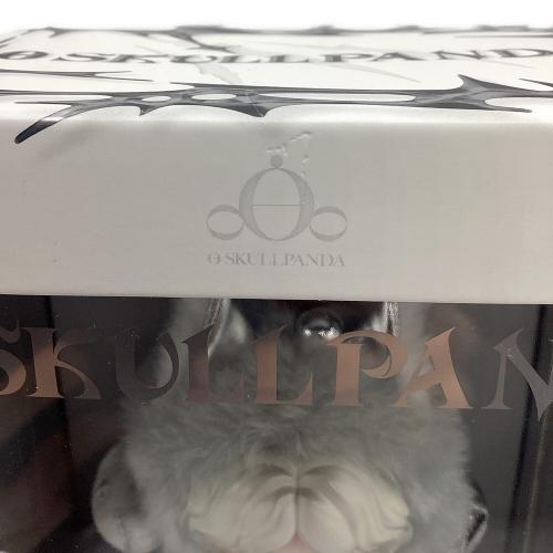 POP MART (ポップマート) SKULLPANDA×XG ぬいぐるみペンダント キャラクターグッズ 日本限定 @