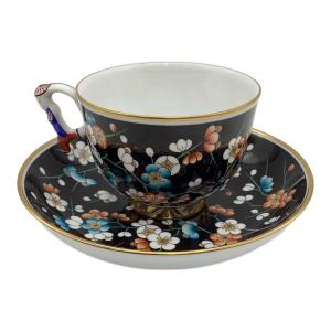 Herend (ヘレンド) カップ&ソーサー Prunier famille noir colore 黒地紅梅