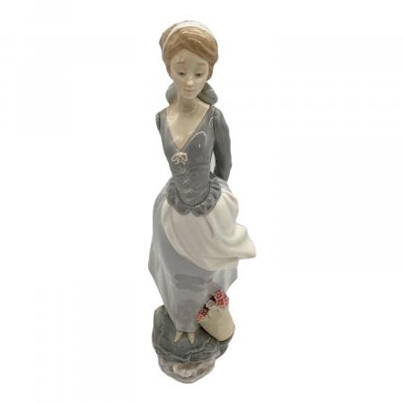 【名作・美品】リヤドロ LLADRÓ No.4922「海のそよ風」　オブジェ LLADRO (リヤドロ) フィギュリン 海のそよ風｜トレファクONLINE