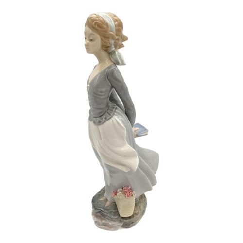 LLADRO (リヤドロ) フィギュリン 海のそよ風