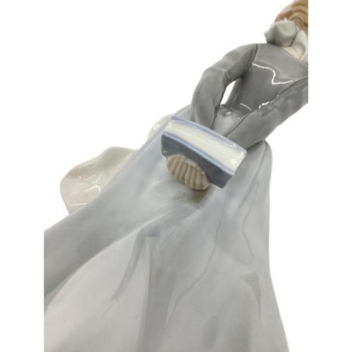LLADRO (リヤドロ) フィギュリン 海のそよ風