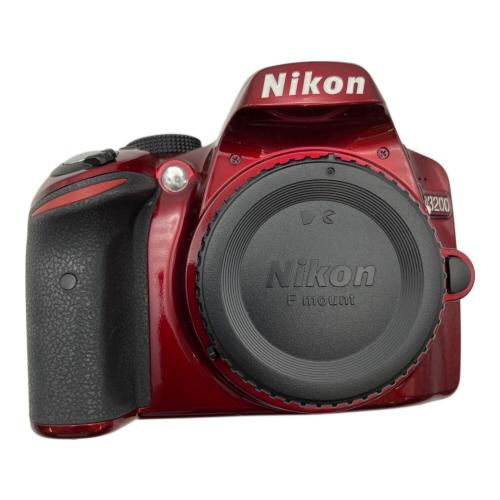 Nikon (ニコン) デジタル一眼レフカメラ D3200