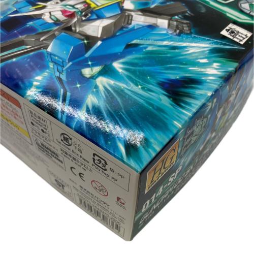 BANDAI (バンダイ) HG 1/144 ガンダムダブルオースカイ ガンプラ