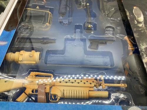 HOT TOYS 12インチミリタリーフィギュア パーツ一部欠損 SAS HALO