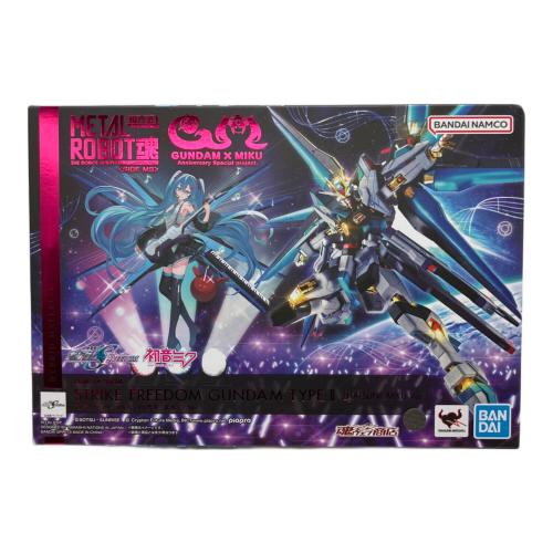 BANDAI (バンダイ) 機動戦士ガンダムSEED FREEDOM ストライクフリーダムガンダム弐式 [初音ミク Ver.] アクションフィギュア METAL ROBOT魂 〈SIDE MS〉