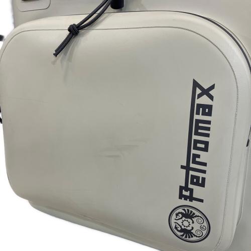 PETROMAX (ペトロマックス) クーラーバックパック サンド 27L