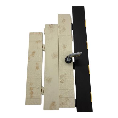 LUIGI's CASA DELLA TIRES ディズニーグッズ 箱破損有