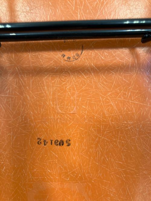 Herman Miller (ハーマンミラー) アームシェルチェア イームズプラスチックシェルアームチェア - ロッカーベース @ オレンジ ロッカーベース