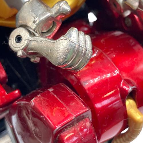 ガオキング 戦隊ヒーロー ガオシャーク尻尾欠品・ハゲ有・台座パーツ欠品