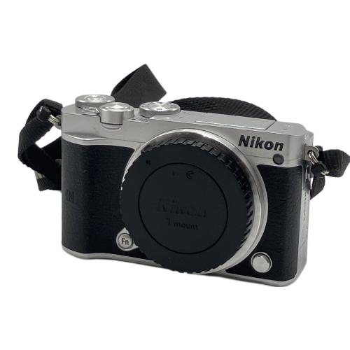 Nikon (ニコン) デジタル一眼レフカメラ J5 ダブルレンズキット