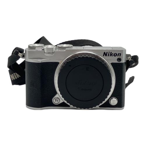 Nikon (ニコン) デジタル一眼レフカメラ J5 ダブルレンズキット