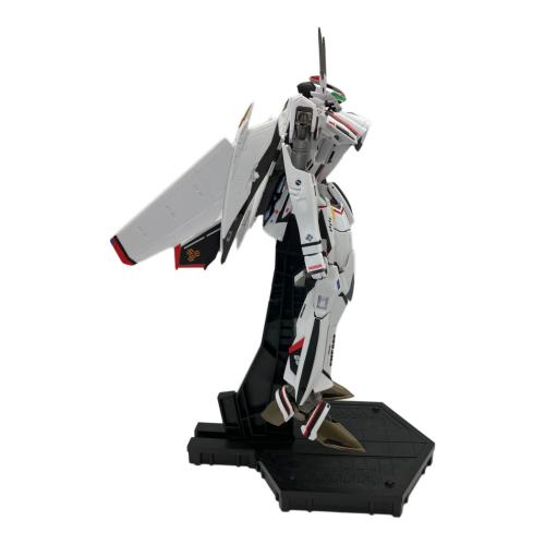 BANDAI (バンダイ) マクロスF VF.25F スーパーメサイアバルキリー（早乙女アルト機）リバイバルVer DX超合金 プラモデル