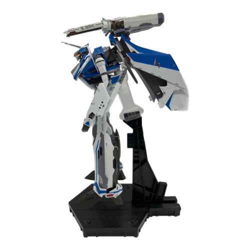 BANDAI (バンダイ) VF-31J DX超合金 マクロス  ジークフリード ハヤテ・インメルマン機 プラモデル