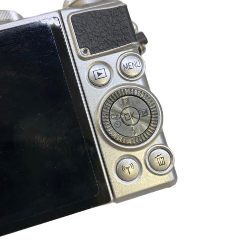 Nikon (ニコン) ミラーレス一眼カメラ Nikon 1 J5