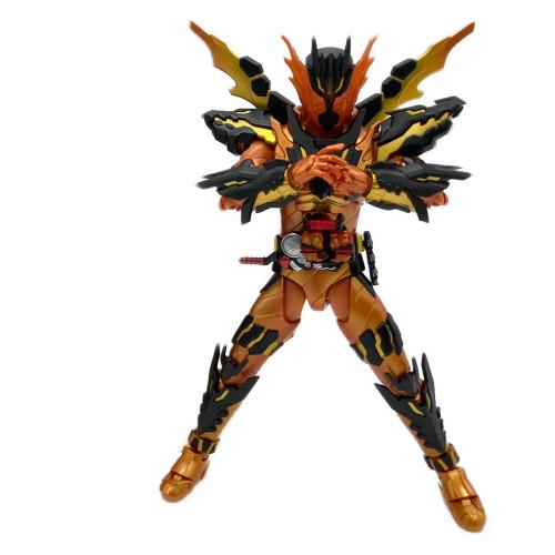 仮面ライダービルド (カメンライダービルド) 仮面ライダークローズマグマ 仮面ライダー S.H.Figuarts