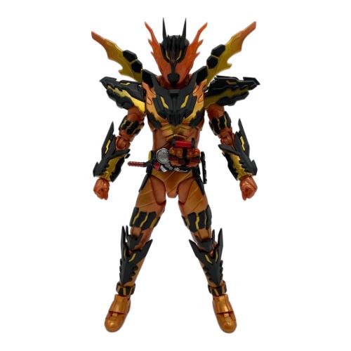仮面ライダービルド (カメンライダービルド) 仮面ライダークローズマグマ 仮面ライダー S.H.Figuarts