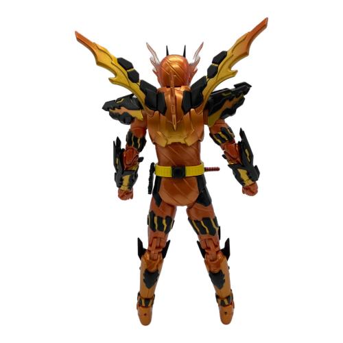 仮面ライダービルド (カメンライダービルド) 仮面ライダークローズマグマ 仮面ライダー S.H.Figuarts
